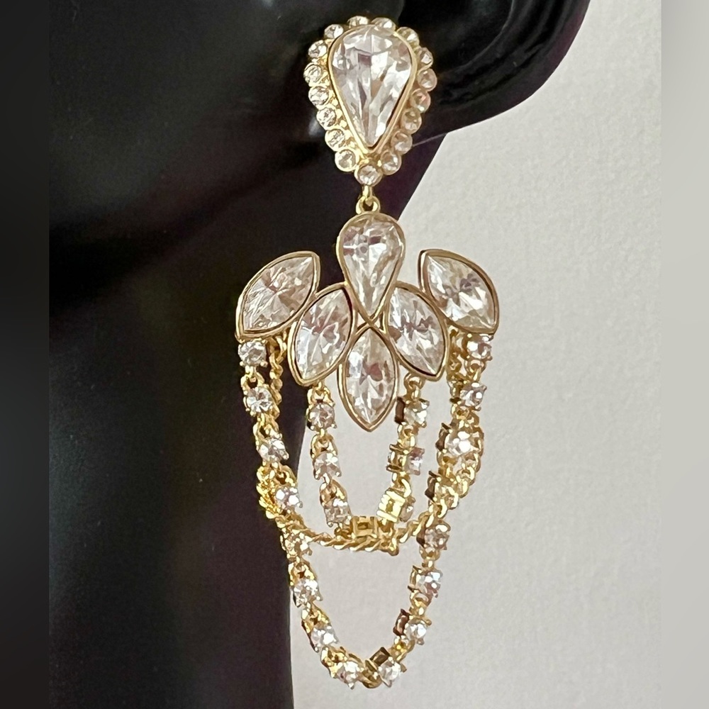Joan Boyce 🆕 gold dangle pierced earrings